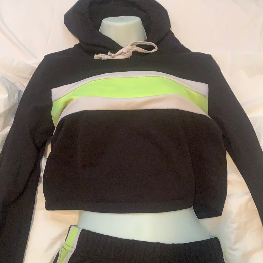 Black sweatshirt set